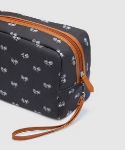 Oxford Chaplin Wash Bag Black -Men's Travel and Luggage http3A2F2Fstatic.theiconic.com .au2Fp2Foxford 5705 076659 4