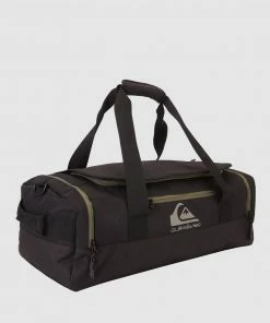 Quiksilver Shelter 40 L Large Duffle Bag BLACK/THYME -Men's Travel and Luggage http3A2F2Fstatic.theiconic.com .au2Fp2Fquiksilver 0258 2128641 3