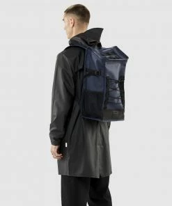 RAINS Mountaineer Bag Blue -Men's Travel and Luggage http3A2F2Fstatic.theiconic.com .au2Fp2Frains 5763 131048 3