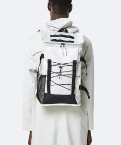 RAINS Mountaineer Bag Black -Men's Travel and Luggage http3A2F2Fstatic.theiconic.com .au2Fp2Frains 6526 1657511 4