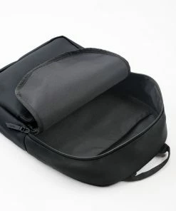 RAINS Field Bag Black -Men's Travel and Luggage http3A2F2Fstatic.theiconic.com .au2Fp2Frains 7378 386864 3