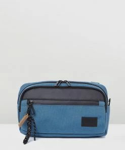 Samsonite Red Onse Cross Spring Blue -Men's Travel and Luggage http3A2F2Fstatic.theiconic.com .au2Fp2Fsamsonite red 6579 5621601 3