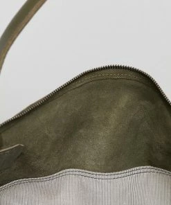 Stitch & Hide Globe Weekender Olive -Men's Travel and Luggage http3A2F2Fstatic.theiconic.com .au2Fp2Fstitch hide 9596 740488 3