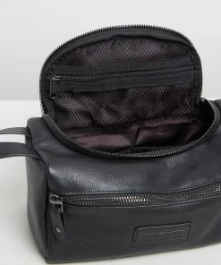 Stitch & Hide Jett Toiletry Bag Black -Men's Travel and Luggage http3A2F2Fstatic.theiconic.com .au2Fp2Fstitch hide 9603 412788 3