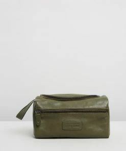 Stitch & Hide Jett Toiletry Bag Olive