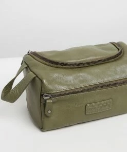 Stitch & Hide Jett Toiletry Bag Olive -Men's Travel and Luggage http3A2F2Fstatic.theiconic.com .au2Fp2Fstitch hide 9611 702788 4