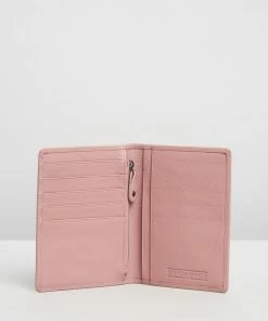 Stitch & Hide Atlas Passport Holder Dusty Rose -Men's Travel and Luggage http3A2F2Fstatic.theiconic.com .au2Fp2Fstitch hide 9636 556788 3