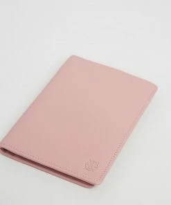 Stitch & Hide Atlas Passport Holder Dusty Rose -Men's Travel and Luggage http3A2F2Fstatic.theiconic.com .au2Fp2Fstitch hide 9638 556788 4