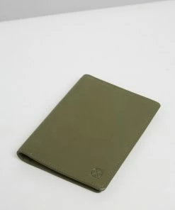 Stitch & Hide Atlas Passport Holder Olive -Men's Travel and Luggage http3A2F2Fstatic.theiconic.com .au2Fp2Fstitch hide 9647 656788 4